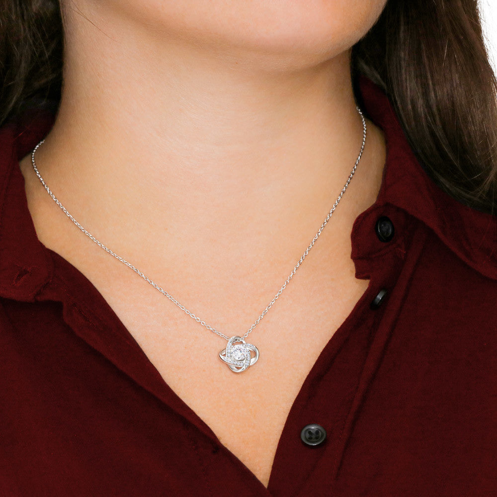 Besonderer Meilenstein - Geschenk zum 20. Geburtstag für eine Frau - Halskette Liebesknoten